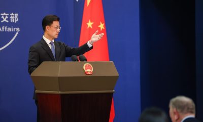 Fotografía de archivo, tomada el 01/04/2025, que muestra al portavoz del Ministerio de Exteriores de China, Guo Jiakun, durante una rueda de prensa en Pekín. EFE/EPA/WU HAO