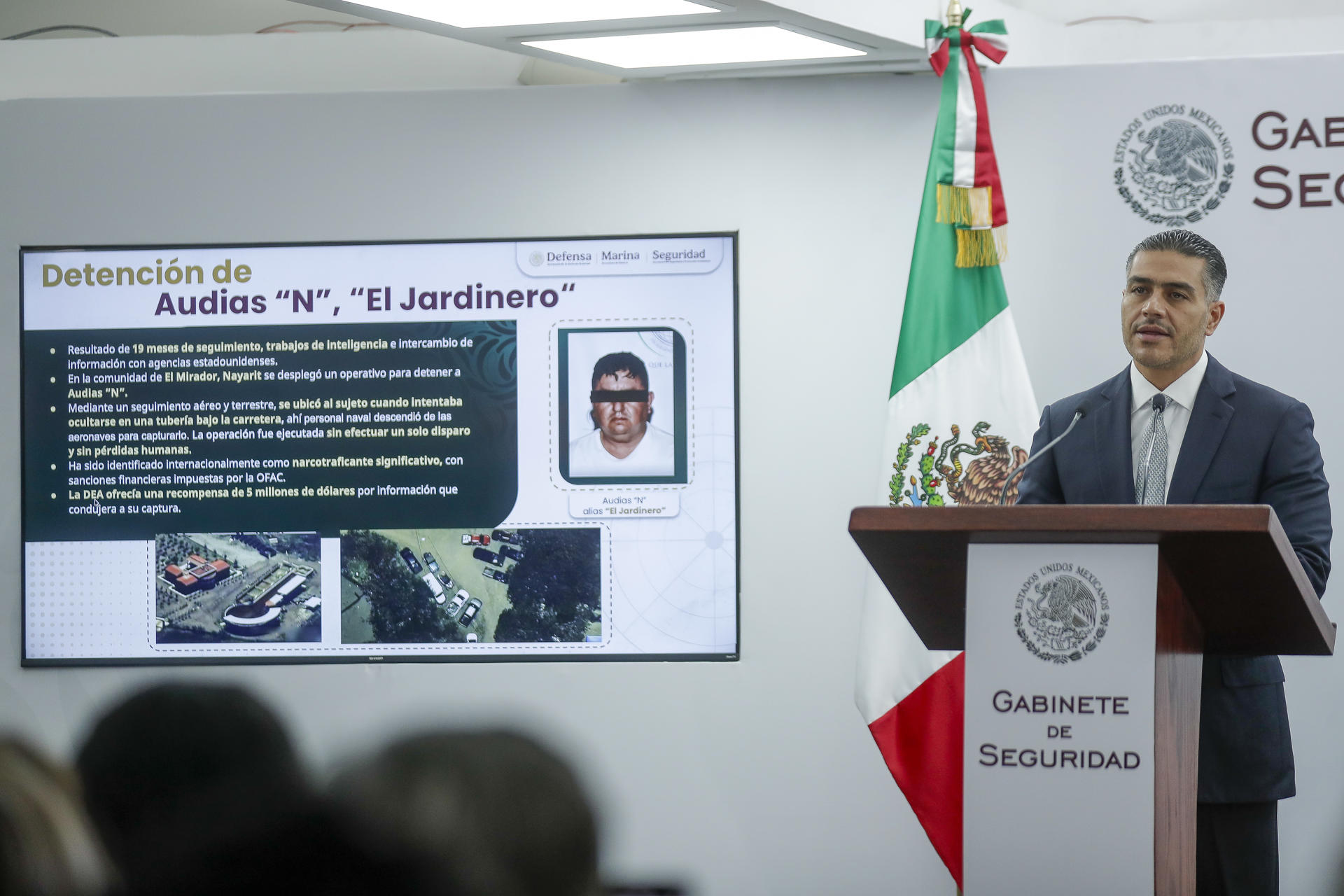 El secretario de Seguridad y Protección Ciudadana, Omar García Harfuch, habla durante una rueda de prensa este martes, en la Ciudad de México (México). EFE/ Isaac Esquivel