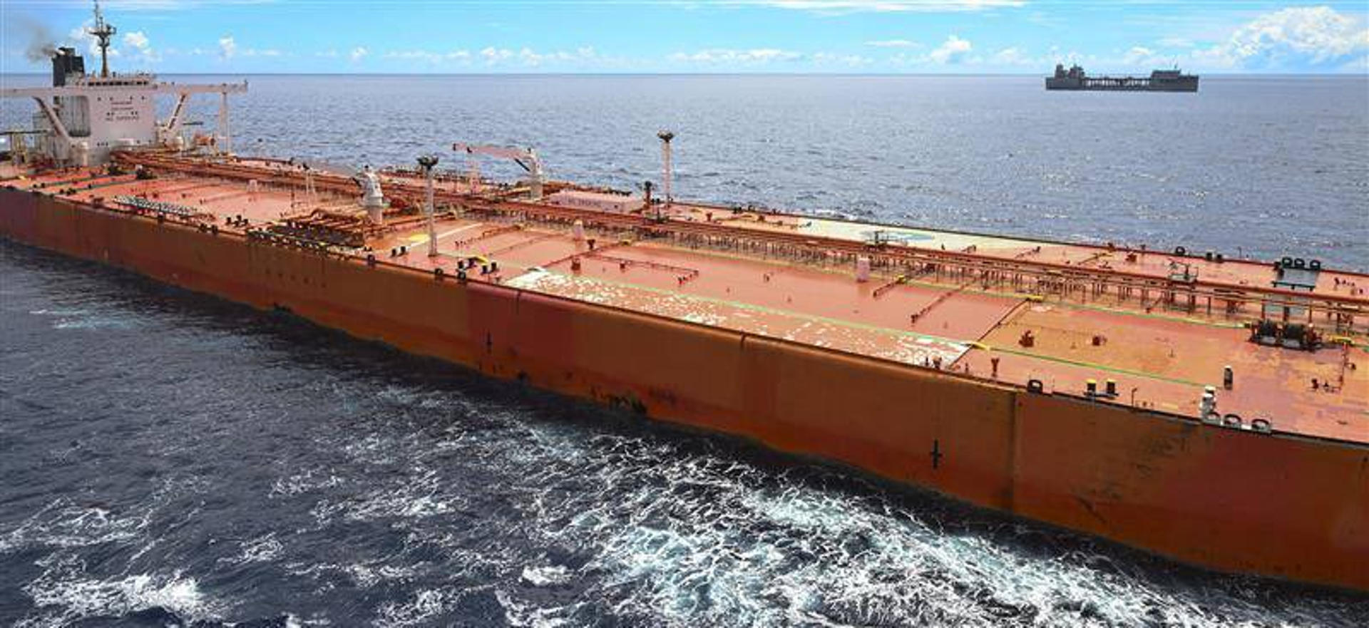 Fuerzas de Estados Unidos interceptaron y abordaron el buque cisterna M/T Tifani (en la imagen), sancionado y vinculado a Irán en la zona del Indopacífico, según informó este martes el Departamento de Guerra, en una acción más de presión contra la República Islámica, sobre la que Washington mantiene un bloqueo naval. EFE/ Departamento de Guerra de EE.UU - SOLO USO EDITORIAL/SOLO DISPONIBLE PARA ILUSTRAR LA NOTICIA QUE ACOMPAÑA (CRÉDITO OBLIGATORIO) -