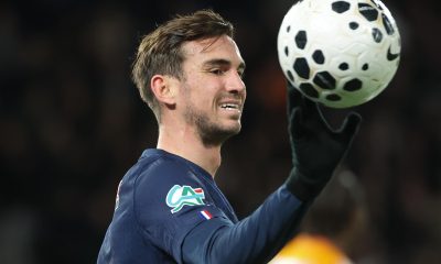 Fotografía de Christophe Petit Tesson, en la que puede verse en una imagen de archivo del pasado 12 de enero al futbolista español Fabián Ruiz, del PSG. EFE