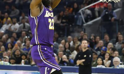 El incombustible LeBron James emerge como el estandarte de Los Angeles Lakers, minados por las bajas, para liderar la lucha en la primera ronda del 'play off' contra Houston Rockets en busca del anillo de la NBA. EFE/EPA/JOHN G. MABANGLO SHUTTERSTOCK OUT