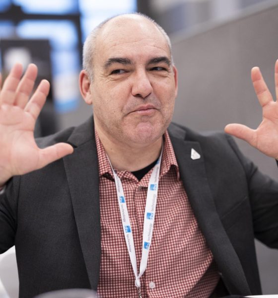 Fotografía de archivo fechada el 21 de febrero de 2024 del ingeniero español Carlos García-Galán hablando durante su intervención en el congreso 'Small Satellites & Services International Forum en Málaga (España). EFE/Carlos Díaz