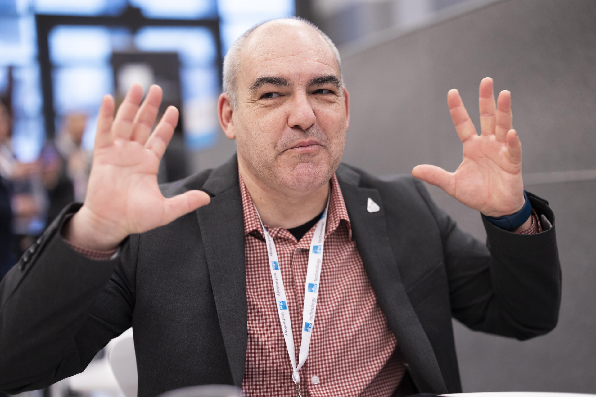 Fotografía de archivo fechada el 21 de febrero de 2024 del ingeniero español Carlos García-Galán hablando durante su intervención en el congreso 'Small Satellites & Services International Forum en Málaga (España). EFE/Carlos Díaz