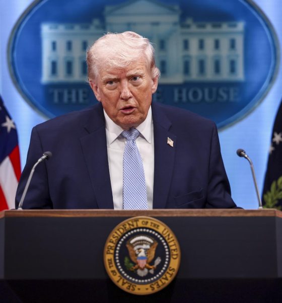 EFE/EPA/JIM LO SCALZO