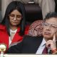 Fotografía de archivo del 18 de febrero de 2025 que muestra a la entonces jefa administrativa de Presidencia, Angie Rodríguez (atrás), y al presidente de Colombia, Gustavo Petro, durante un acto en Bogotá (Colombia). EFE/ Mauricio Dueñas Castañeda