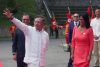 El presidente de Colombia, Gustavo Petro (i), saluda junto a la presidenta encargada de Venezuela, Delcy Rodríguez (d), a su llegada al palacio de Miraflores este 24 de abril de 2026, para sostener una reunión centrada en la seguridad fronteriza y la cooperación bilateral, en Caracas (Venezuela). EFE/ Miguel Gutiérrez
