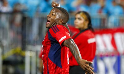 Francisco Chaverra, de Medellín, celebra su gol a Estudiantes de La Plata este miércoles en un partido de la Copa Libertadores en el estadio Atanasio Girardot (Colombia). EFE/ STR