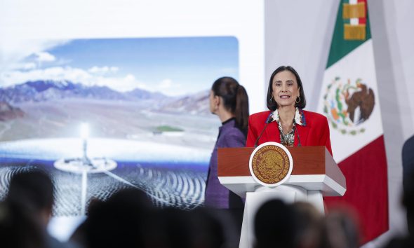 La secretaria de Energía, Luz Elena González, habla en una rueda de prensa este miércoles en Palacio Nacional de la Ciudad de México (México). EFE/Isaac Esquivel