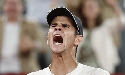 El tenista español Rafa Jódar celebra la victoria ante el brasileño Joao Fonseca durante la ronda de 32 del Mutua Madrid Open, este domingo en la Caja Mágica de Madrid. EFE/ Sergio Pérez