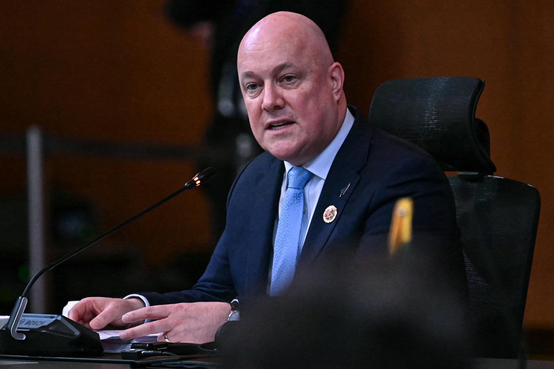 Kuala Lumpur (Malasia), 28/10/2025.- El primer ministro de Nueva Zelanda, Christopher Luxon, pronuncia un discurso durante la Cumbre Conmemorativa ASEAN-Nueva Zelanda, celebrada en el marco de la 47.ª Cumbre de la Asociación de Naciones del Sudeste Asiático (ASEAN) en Kuala Lumpur, Malasia, el 28 de octubre de 2025. 
EFE/EPA/LILLIAN SUWANRUMPHA / POOL