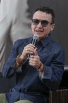 El cantante colombiano Juan Fernando Fonseca habla durante una rueda de prensa este martes, en Ciudad de México (México). EFE/ Isaac Esquivel