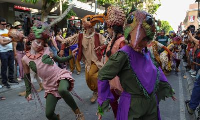Artistas colombianos participan en el Festival Internacional de Comedia y Circo "Chiripa" este sábado, en Ciudad de Guatemala (Guatemala). EFE/ Mariano Macz