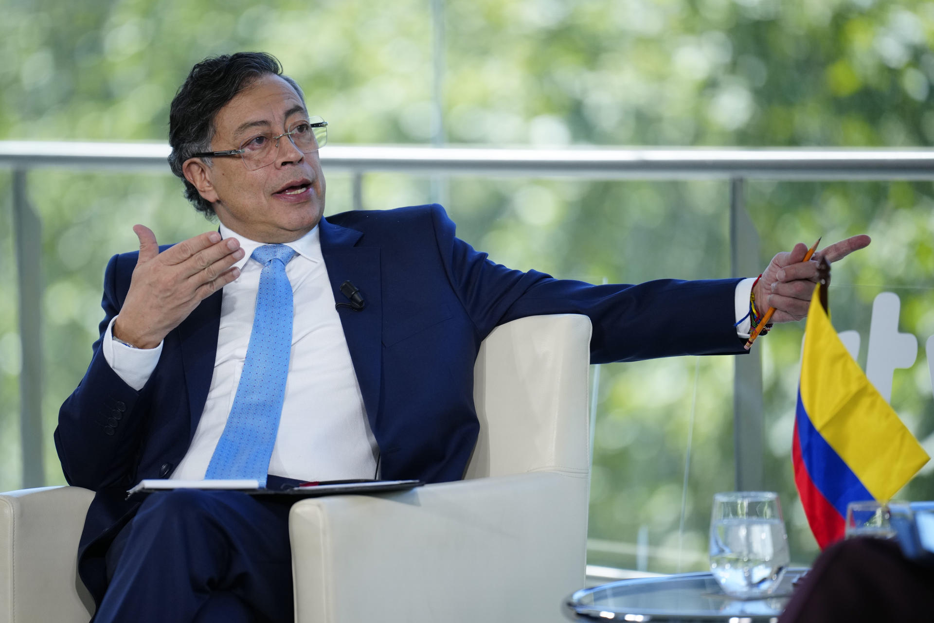El presidente Colombia, Gustavo Petro durante la segunda entrega de 'Los Desayunos' de RTVE y la Agencia EFE celebrado este viernes en Barcelona. EFE/ Alejandro Garcia