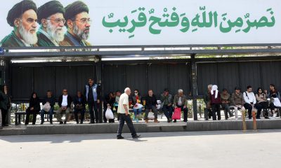 Imagen reciente de una parada de autobuses en Teherán. EFE/EPA/ABEDIN TAHERKENAREH