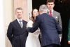 El rey Federico de Dinamarca (I) y el príncipe heredero Christian (D) observan cómo la princesa Josephine (2I) da la bienvenida al rey Felipe de España (2D) antes de la confirmación de los mellizos reales en la Iglesia del Palacio de Fredensborg en Fredensborg, Dinamarca, 18 de abril de 2026. La confirmación del Príncipe Vincent y la Princesa Josephine de Dinamarca tiene lugar en la Iglesia del Castillo de Fredensborg. (Dinamarca, España) EFE/EPA/IDA MARIE ODGAARD DENMARK OUT
