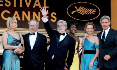 El director estadounidense Steven Spielberg (2i), el productor George Lucas (3i) y el actor Harrison con sus repectivas parejas.EFE/ CHRISTOPHE KARABA