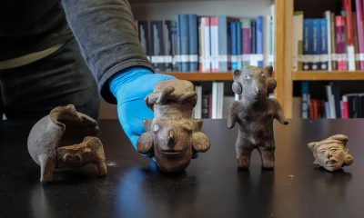 Fotografía cedida este lunes por la Secretaría de Cultura del Gobierno de México que muestra algunas piezas pertenecientes a los 160 bienes culturales repatriados por el gobierno, en Ciudad de México (México). EFE/Secretaría de Cultura /SOLO USO EDITORIAL/NO VENTAS/SOLO DISPONIBLE PARA ILUSTRAR LA NOTICIA QUE ACOMPAÑA (CRÉDITO OBLIGATORIO)