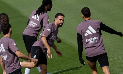 El jugador del Real Madrid Dani Carvajal durante el entrenamiento llevado a cabo este jueves en la Ciudad Deportiva de Valdebebas, para preparar su partido de Liga ante el Betis el próximo viernes. EFE/ Daniel Gonzalez