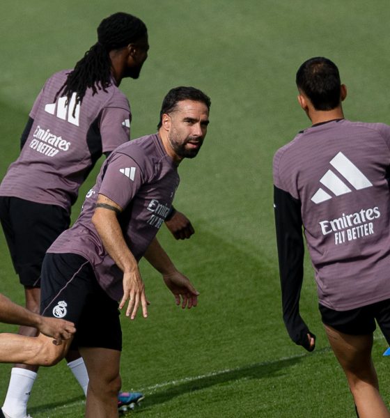 El jugador del Real Madrid Dani Carvajal durante el entrenamiento llevado a cabo este jueves en la Ciudad Deportiva de Valdebebas, para preparar su partido de Liga ante el Betis el próximo viernes. EFE/ Daniel Gonzalez