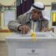 Palestinos ejercen su derecho al voto durante las elecciones en la ciudad de Al Bireh, en Cisjordania ocupada, este sábado. Las elecciones municipales en Cisjordania arrancaron en un clima de normalidad hasta el momento, aunque desde la Comisión Central Electoral (CEC) y entes observadores del proceso siguen advirtiendo que los comicios podrían ser boicoteados por colonos israelíes principalmente en las zonas rurales. EFE/ Magda Gibelli