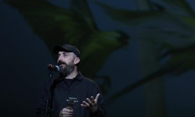 El director de cine chileno Pablo Larraín recibe el Premio Homenaje Iberoamericano durante la inauguración de la edición 41 del Festival Internacional de Cine en Guadalajara (FICG) este viernes, en Guadalajara, Jalisco (México). EFE/ Francisco Guasco