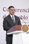 El secretario de Seguridad y Protección Ciudadana de México, Omar García Harfuch, habla durante una conferencia de prensa este martes en el Palacio Nacional de la Ciudad de México (México). EFE/José Méndez
