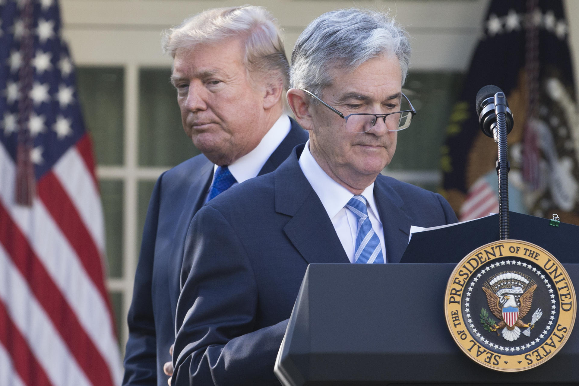 El presidente de Estados Unidos, Donald Trump, junto al presidente de la Reserva Federal (Fed), Jerome Powell. EFE/ Michael Reynolds