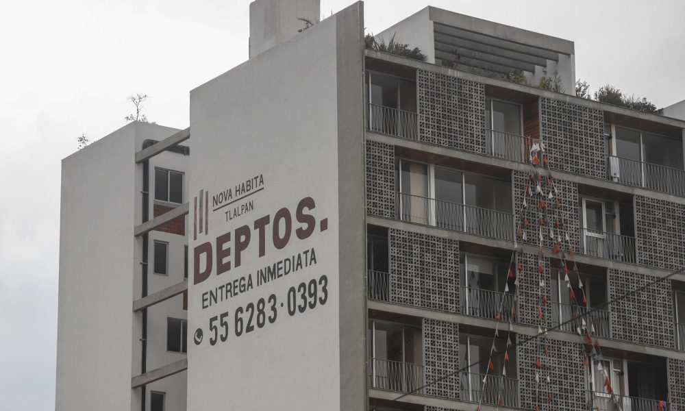 El sector inmobiliario extendió la mano al Gobierno mexicano para acelerar la construcción de vivienda asequible, al considerar que el rezago habitacional no se resolverá sin más certidumbre jurídica, permisos más rápidos, suelo apto y una oferta mayor cerca de los centros de trabajo. Imagen de archivo. EFE/ Isaac Esquivel