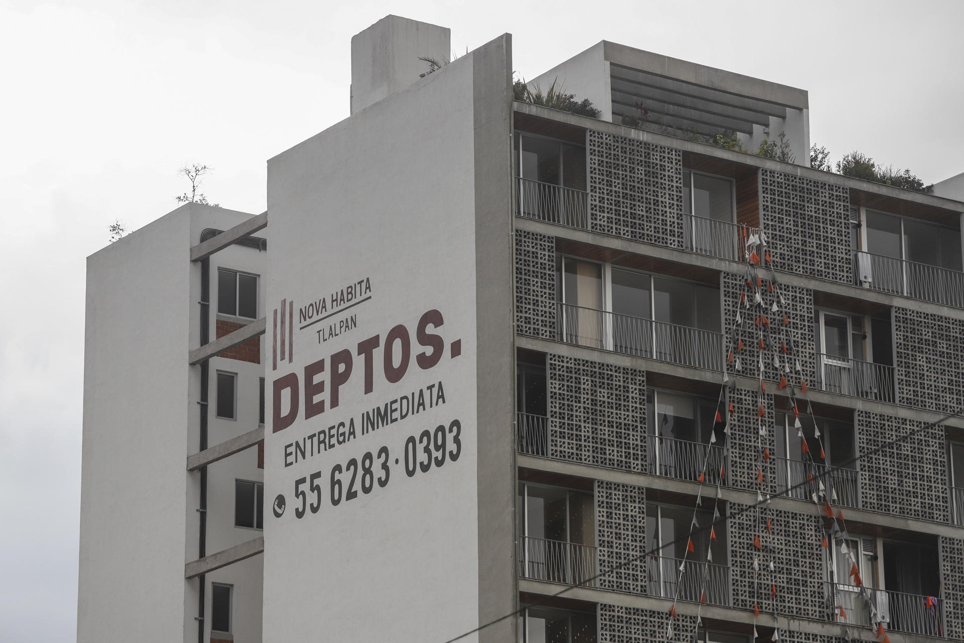 El sector inmobiliario extendió la mano al Gobierno mexicano para acelerar la construcción de vivienda asequible, al considerar que el rezago habitacional no se resolverá sin más certidumbre jurídica, permisos más rápidos, suelo apto y una oferta mayor cerca de los centros de trabajo. Imagen de archivo. EFE/ Isaac Esquivel