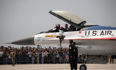 Fotografía que muestra un avión F-16 de Estados Unidos en el XVIII Festival Aéreo BALP Lima 2026 este sábado, en la Base Aérea Las Palmas, en Lima (Perú). EFE/ John Reyes