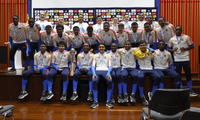 Jugadores de la selección colombiana de fútbol Sub-17 posan a su llegada a Bogotá (Colombia). EFE/ Mauricio Dueñas Castañeda