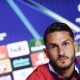 El centrocampista del Atlético de Madrid Jorge 'Koke' Resurreción durante la rueda de prensa tras el entrenamiento del equipo previo partido Champions League contra el FC Barcelona en el Centro Deportivo de Majadahonda, Madrid este lunes. EFE/Sergio Pérez