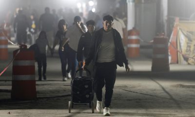 Personas caminan por andenes de la Línea 2 del Sistema de Transporte Colectivo Metro durante su remodelación este jueves, en la Ciudad de México (México). EFE/Sáshenka Gutiérrez