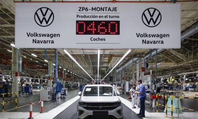 Imagen de archivo de la factoría de Volkswagen en la región española de Navarra . EFE/ Villar López