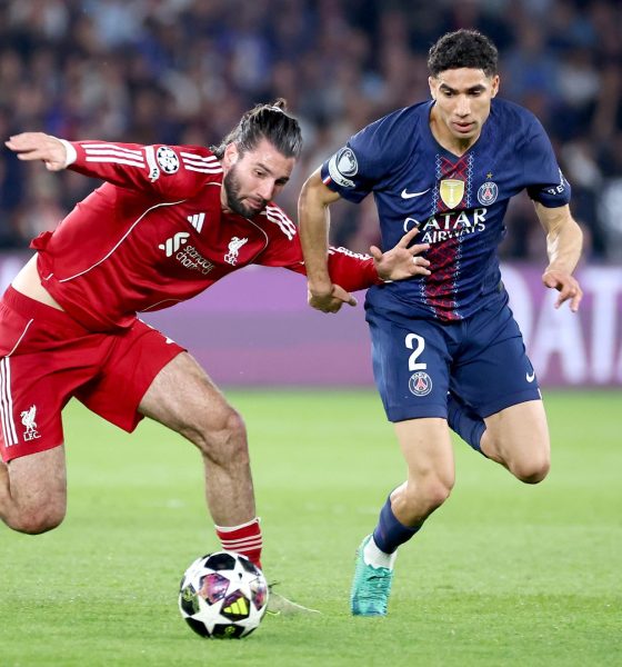 El defensa marroquí del París Saint-Germain Achraf Hakimi durante el partido que han jugado Paris Saint-Germain FC y Liverpool FC en París, Francia. EFE/EPA/CHRISTOPHE PETIT TESSON