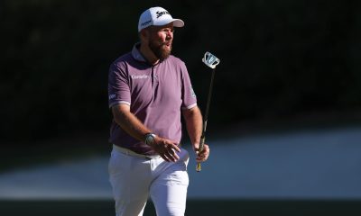 Shane Lowry, de Irlanda, reacciona tras fallar un putt para birdie en el green del hoyo 13 en la tercera ronda del Masters de Augusta. EFE/EPA/CHRIS TORRES