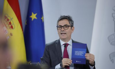 -El ministro de la Presidencia, Justicia y Relaciones con las Cortes, Félix Bolaños, comparece en la rueda de prensa tras la reunión del Consejo de Ministros, este martes en Madrid.-   EFE/ Zipi Aragón