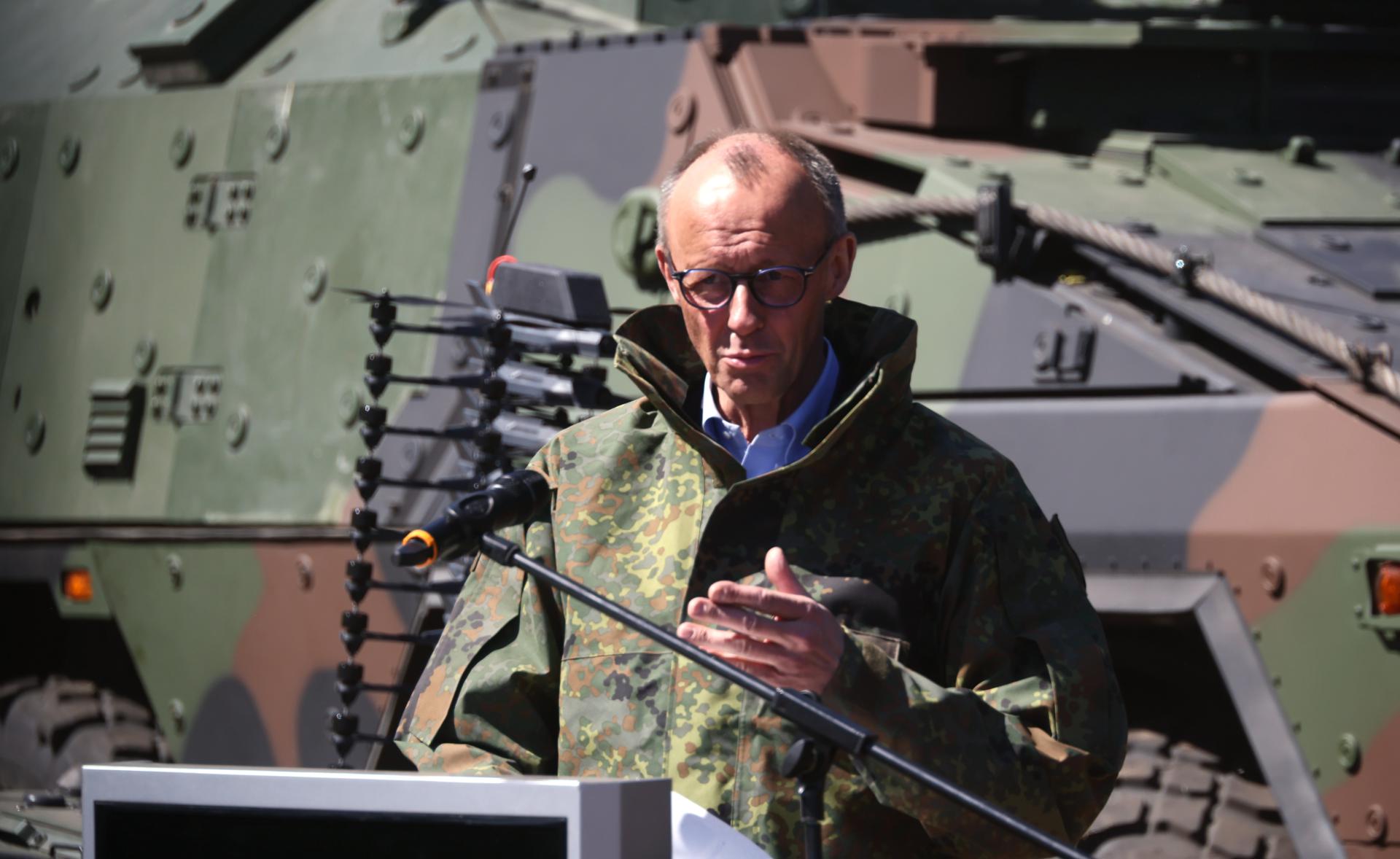 EFE/EPA/HANNIBAL HANSCHKE