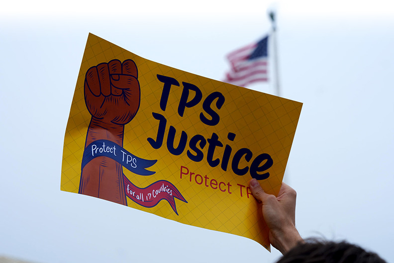 Defensores del TPS denuncian discriminación