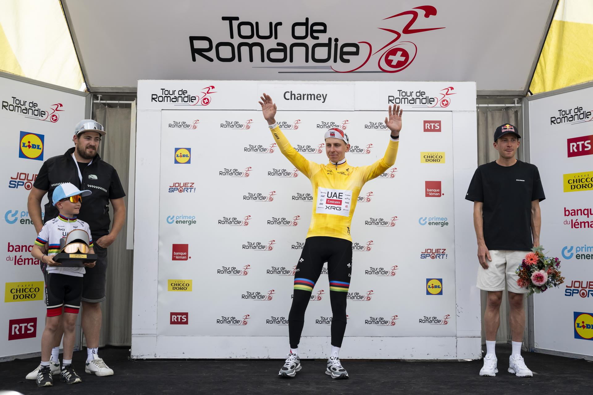 El esloveno Tadej Pogacar, ganador de la cuarta etapa y líder del Tour de Romandía. EFE/EPA/JEAN-CHRISTOPHE BOTT