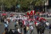 Miles de maestros de la Coordinadora Nacional de Trabajadores de la Educación y otros sindicatos marcharon este viernes por la principales avenidas de la Ciudad de México (México). EFE/Isaac Esquivel
