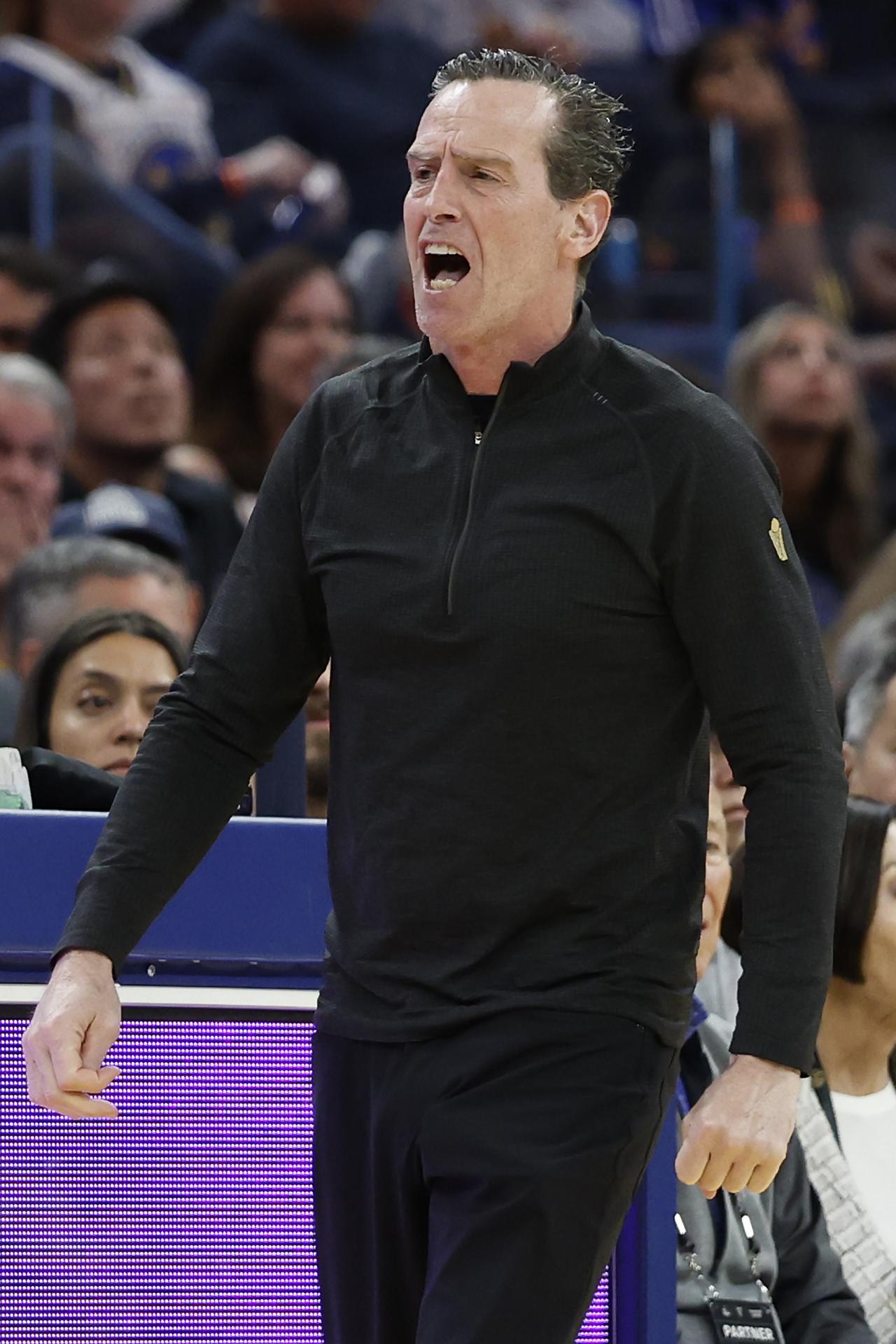 Fotografía tomada el 3 de abril de 2026 a Kenny Atkinson, entrenador estadounidense y con ciudadanía española, que este domingo SE ha clasificado con sus Cleveland Cavaliers las semifinales de la Conferencia Este de la NBA. EFE/EPA/JOHN G. MABANGLO SHUTTERSTOCK OUT