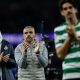 El entrenador del Sporting de Portugal Rui Borges (c), al término de un partido disputado por su equipo el 15 de abril en la Liga de Campeones. EFE/TOLGA AKMEN