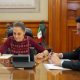 Fotografía cedida por la Presidencia de México, que muestra a su mandataria Claudia Sheinbaum (i) y al canciller mexicano Roberto Velasco durante una llamada telefónica con el presidente del Consejo Europeo, Antonio Costa este jueves, en la Ciudad de México (México). EFE/ Presidencia de México/SOLO USO EDITORIAL/NO VENTAS/SOLO DISPONIBLE PARA ILUSTRAR LA NOTICIA QUE ACOMPAÑA (CRÉDITO OBLIGATORIO)