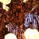 El entrenador del FC Porto, Francesco Farioli, celebra con sus jugadores y seguidores la consecución del trigésimo primer título de la Liga Portugal en Oporto. EFE/EPA/FERNANDO VELUDO
