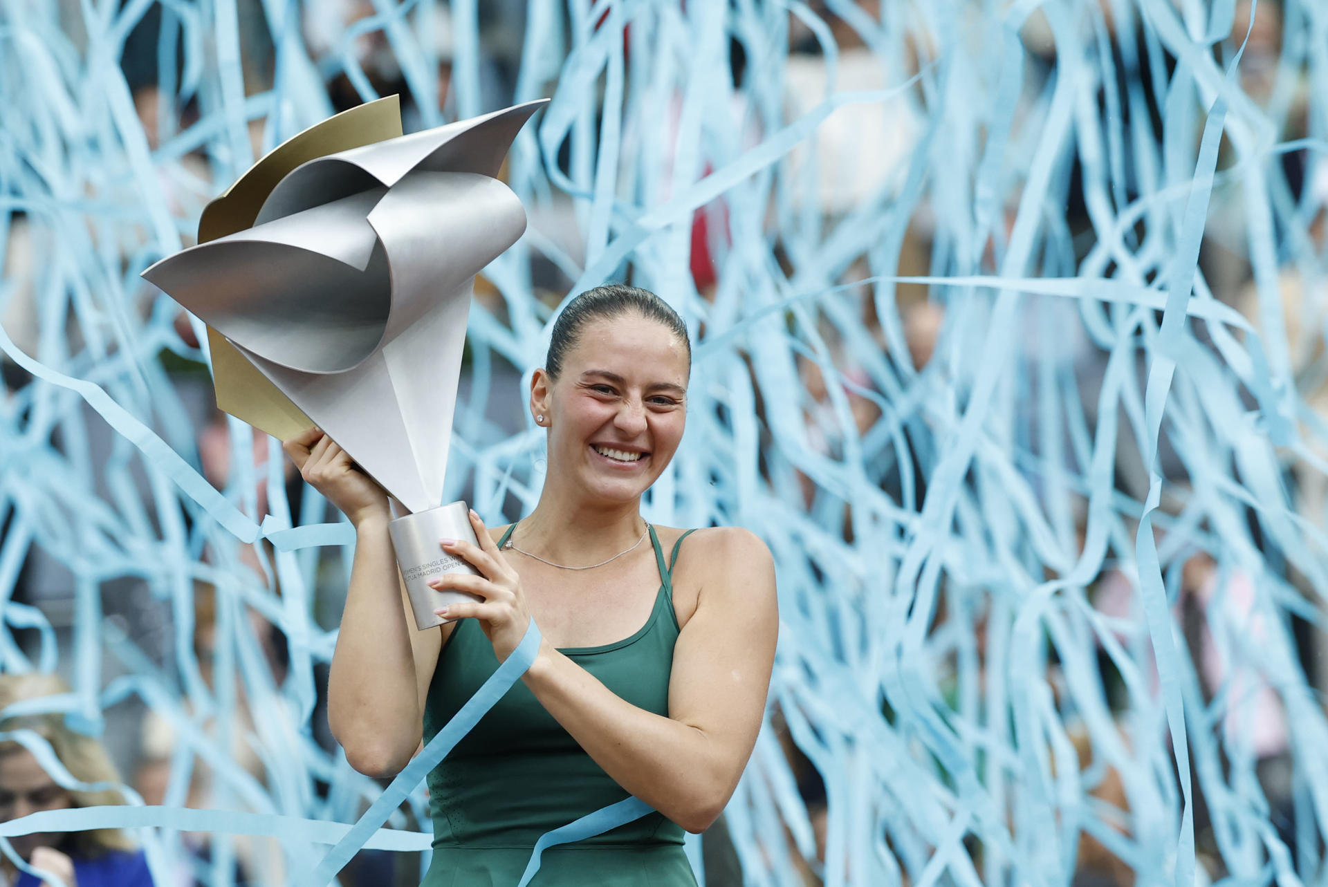 La ucraniana Marta Kostiuk, ganadora del Mutua Madrid Open. EFE/ Chema Moya