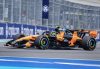 El piloto británico de McLaren Lando Norris cruza la meta en la carrera al esprint del GP de Miami. EFE/EPA/CRISTOBAL HERRERA-ULASHKEVICH
