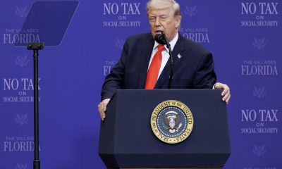 El presidente de Estados Unidos, Donald Trump, fue captado este 1 de mayo, al dar un discurso durante un acto con jubilados, en The Villages (Florida, EE.UU.). EFE/Cristóbal Herrera