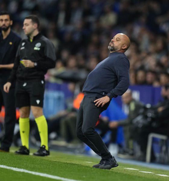 El entrenador del Espanyol José Manuel González, durante el partido de LaLiga de fútbol que RCD Espanyol y Real Madrid disputan este domingo en el RCDE Stadium, en Barcelona. EFE/ Siu Wu