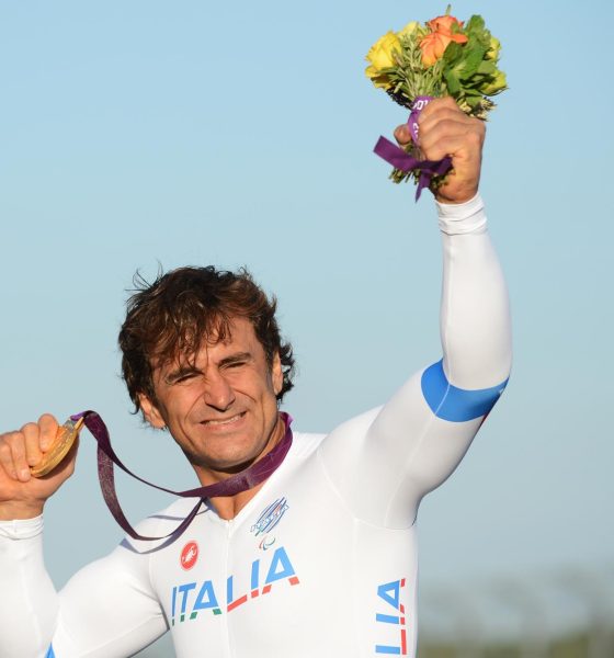 Imagen de archivo del 5 de septiembre de 2012 del italiano Alex Zanardi, tras ganar en los Juegos Paralímpicos de Londres 2012. EFE/ FACUNDO ARRIZABALAGA